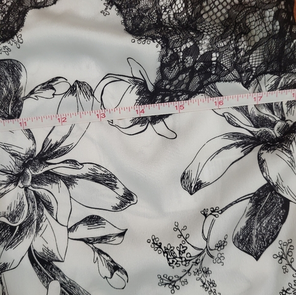 White House Black Market Floral Lace Trim Cami Top - Picture 4 of 5